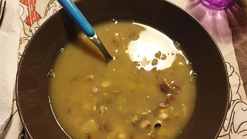 Zuppa veloce legumi e speck